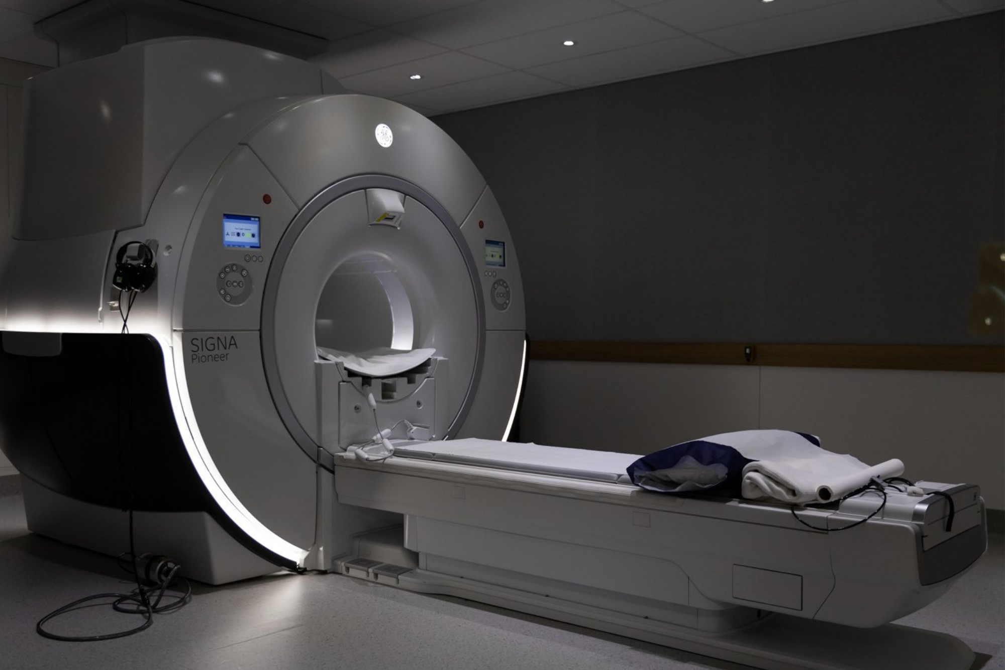 Magentic Resonance Imaging MRI Machine | Australia Radiology Clinic | Capital Radiology
